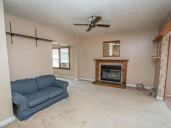 3rd image of 1581 Olivewood Ave