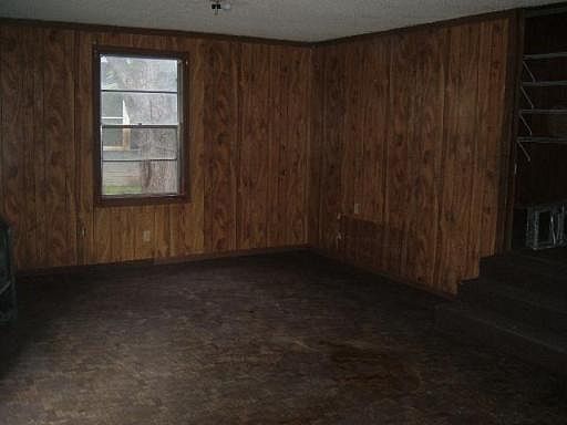 5th image of 2511 SE STEVES AVE