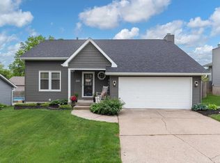 1425 W 48th St, Davenport, IA