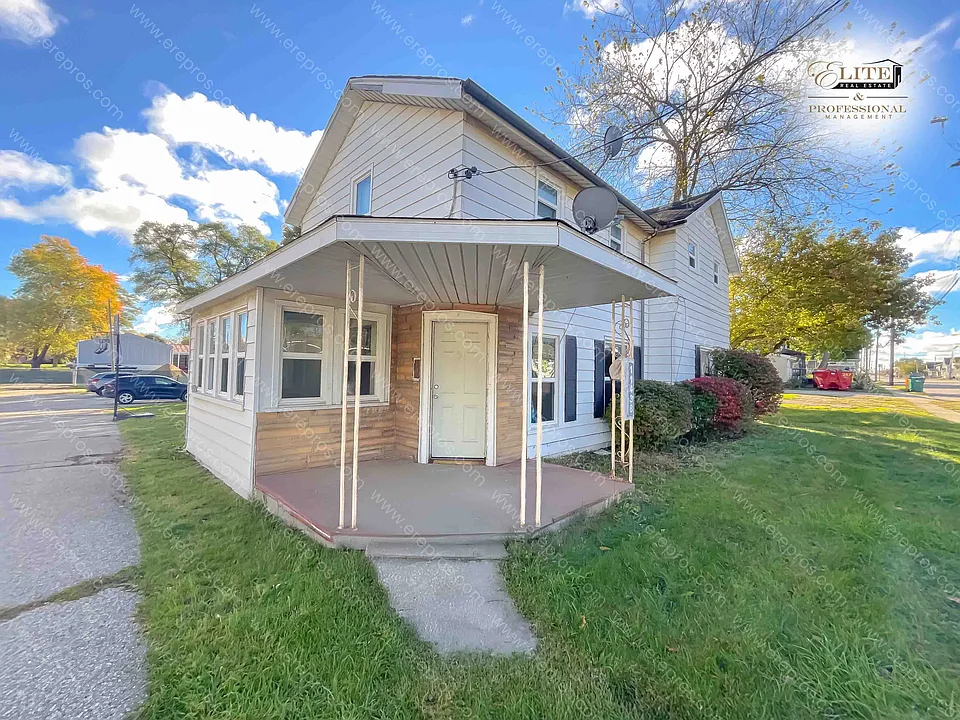 11438 N Saginaw St #1