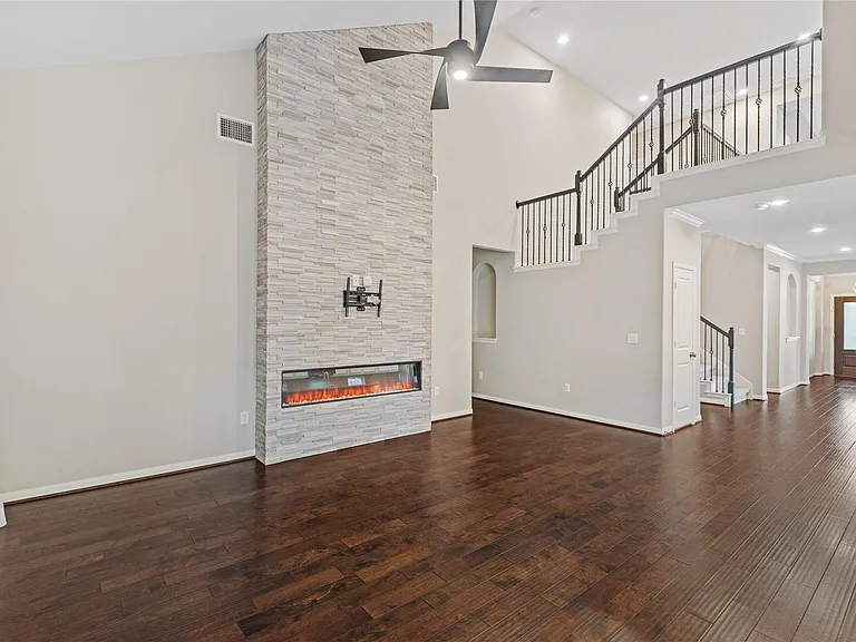 400 Pinnacle View Dr — Photo 8