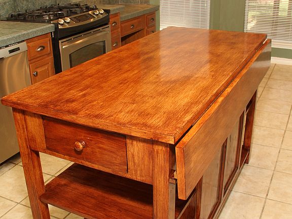 Big center island w storage