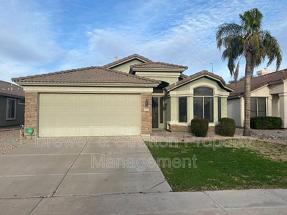 2nd image of 2507 S Lorena
