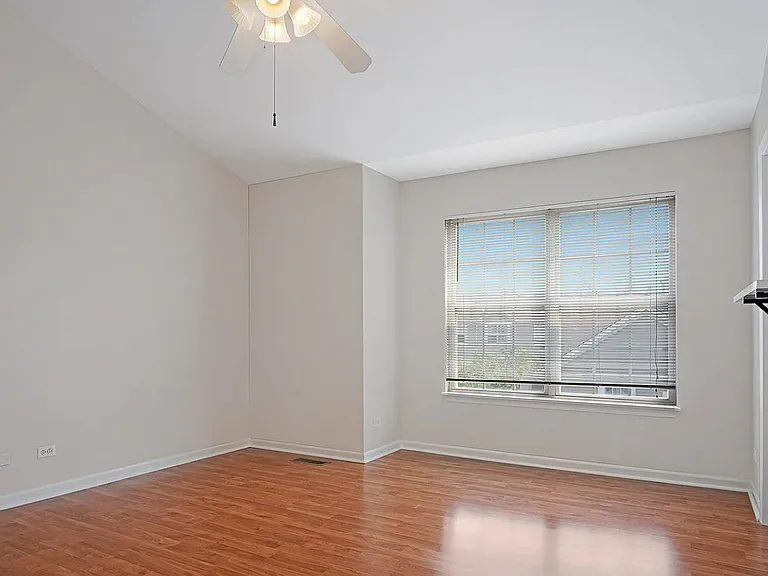 546 Declaration Ln — Photo 8