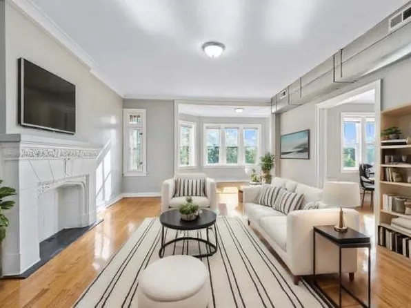 7830-32 S Luella Ave #2N, Chicago, IL 60649