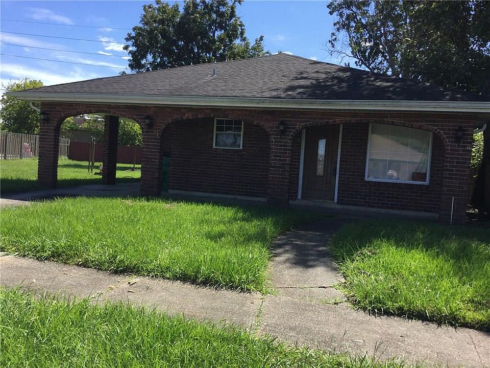 1st image of 2203 Creely Dr