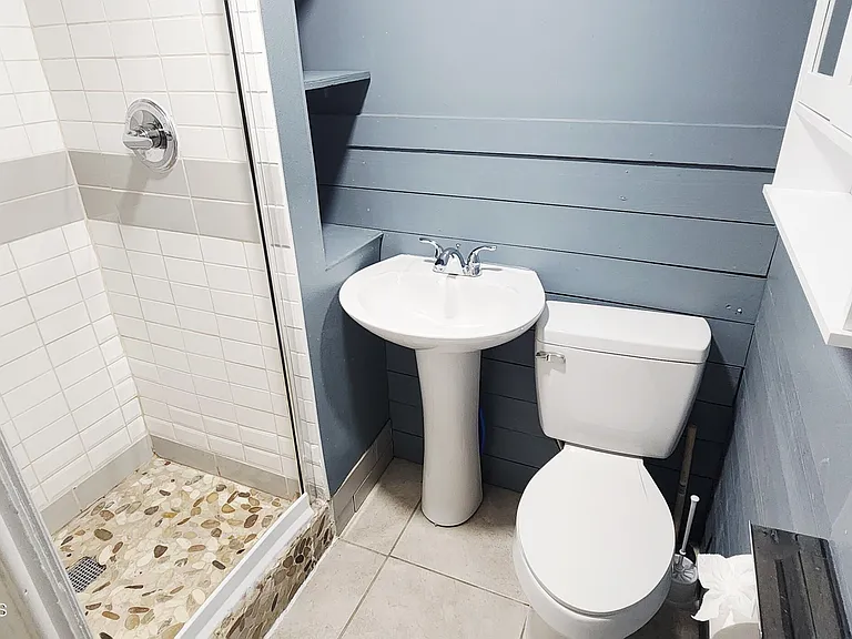 110 Ash St — Photo 17