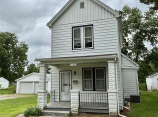 132 S 29th St, Belleville, IL 62226