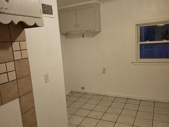 5th image of 4410 E 35th St S