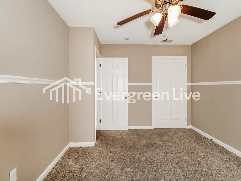 109 Raintree Ln — Photo 6