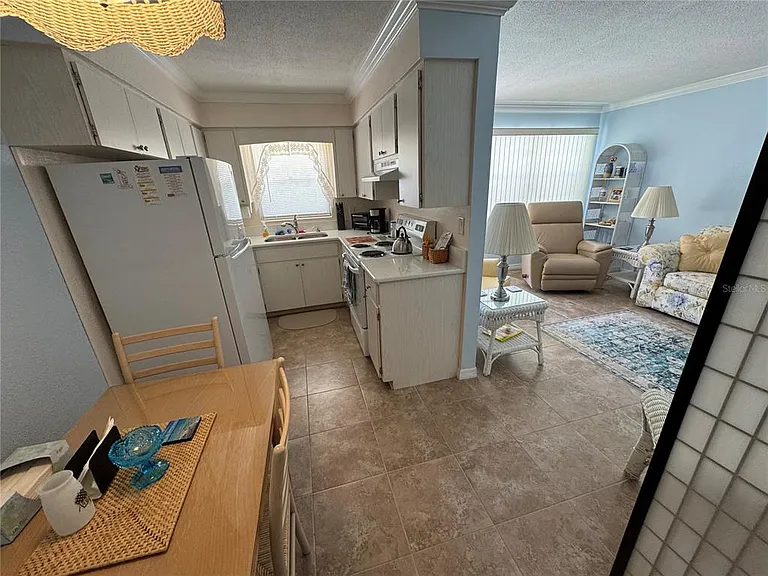 510 Granada Ave #105 — Photo 11