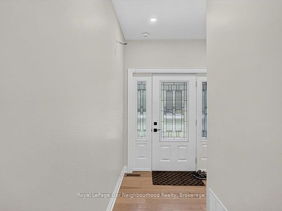 4th image of 105 Edwina Dr