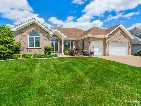 1122 Souders Ave, Elburn, IL 60119