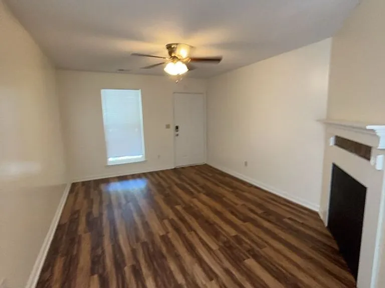 Hearthwood Apartments — Photo 15