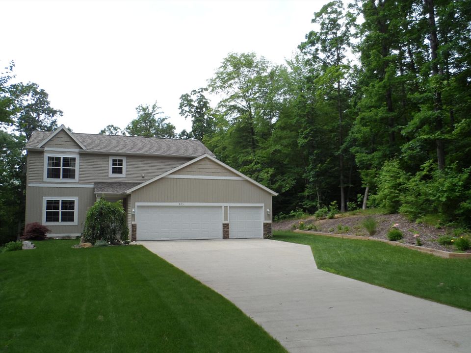 1st image of 920 Tibalew Dr NE