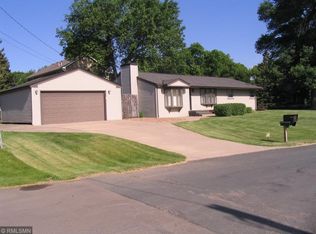 3720 Hamilton Ave, Deephaven, MN 55391