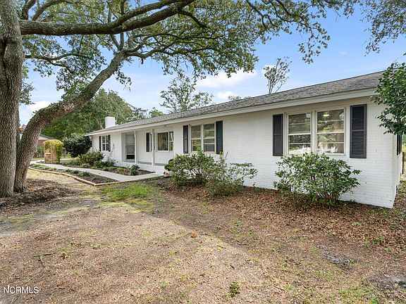 2nd image of 702 E Longleaf Drive