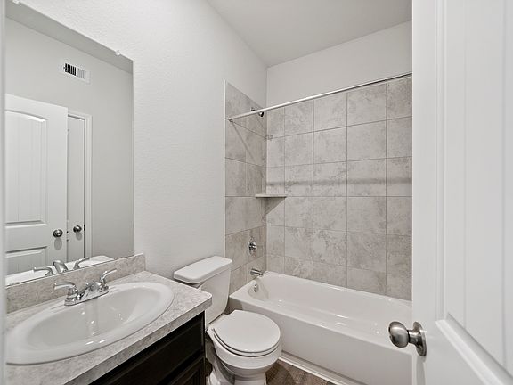 5th image of 6106 Hazel Lake Dr