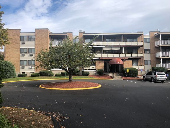 2nd image of 157 Bull Hill Ln APT S5