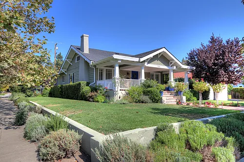 2050 Brewster Ave Photo 1