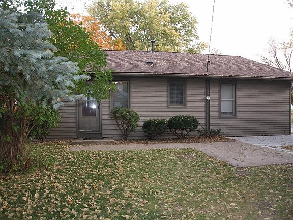 5th image of 810 W Main St