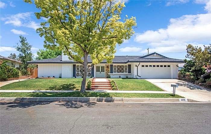 1st image of 1376 Feather Ave