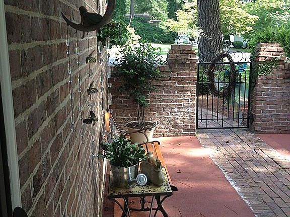 5th image of 212 E Wyche St