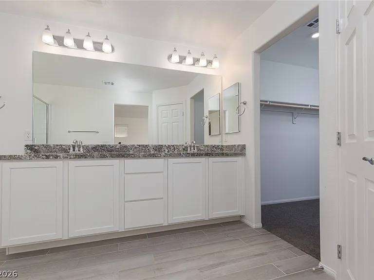 8045 Skye Foxx St — Photo 27