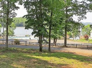 1015 Fairfield Rd, Mount Gilead, NC 27306