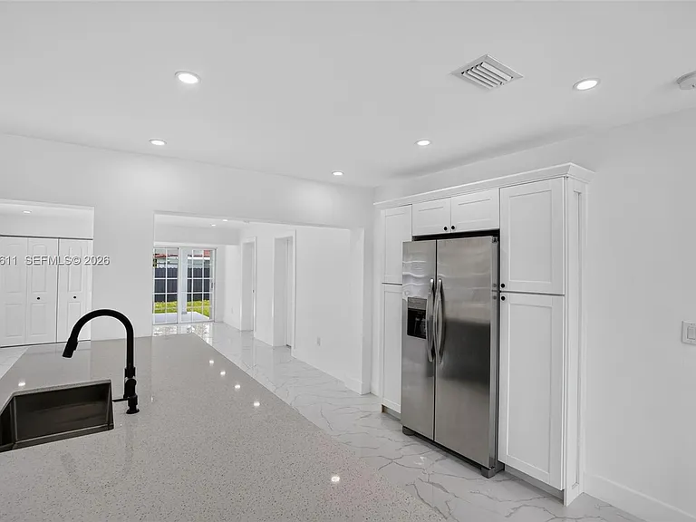 1920 SW 67th Ave — Photo 15