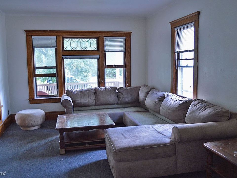 1st floor livingRoom