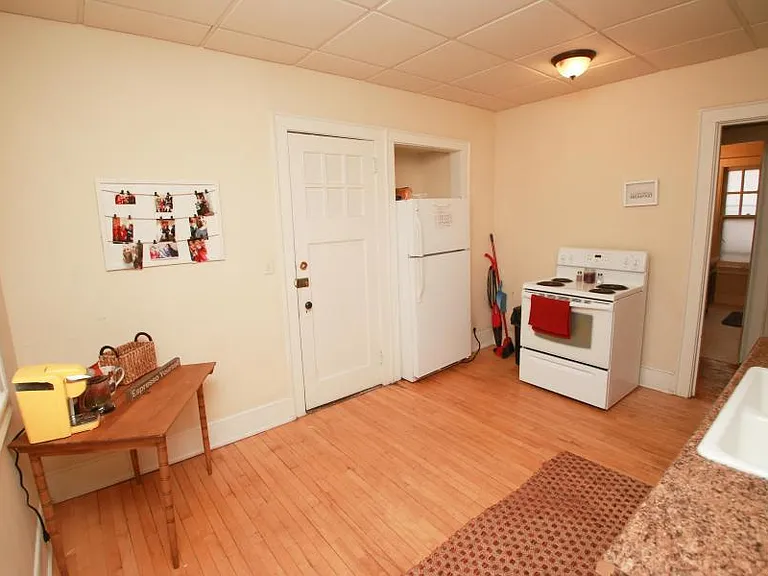 3029 N Farwell Ave — Photo 5