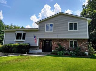 7 Van Wyck Ct, Hopewell Junction, NY 12533