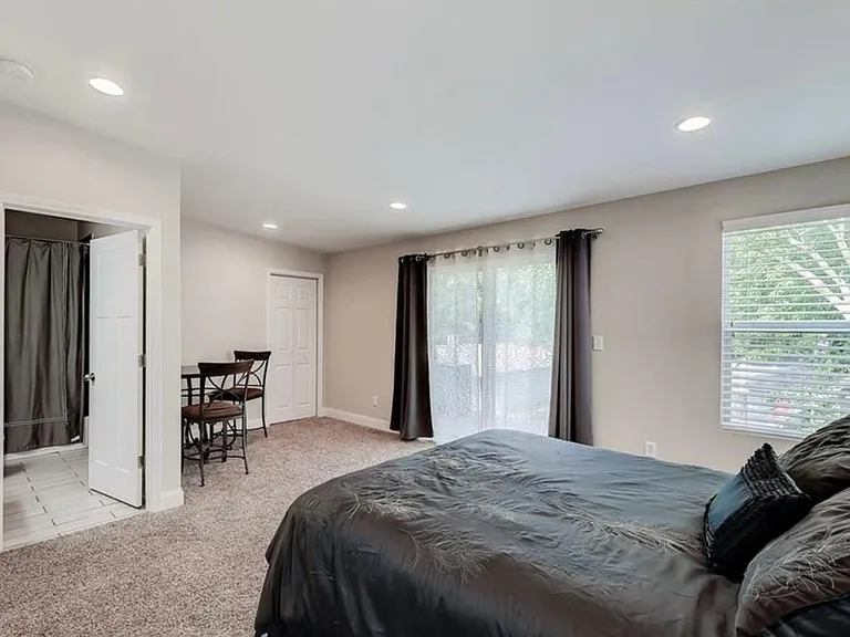 1322 Laurel St — Photo 17