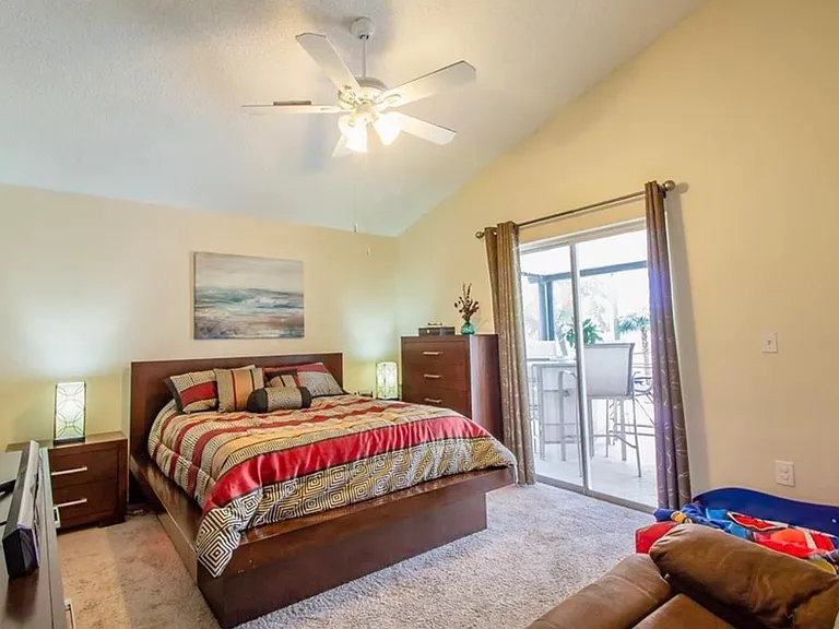 142 Harwood Cir — Photo 4