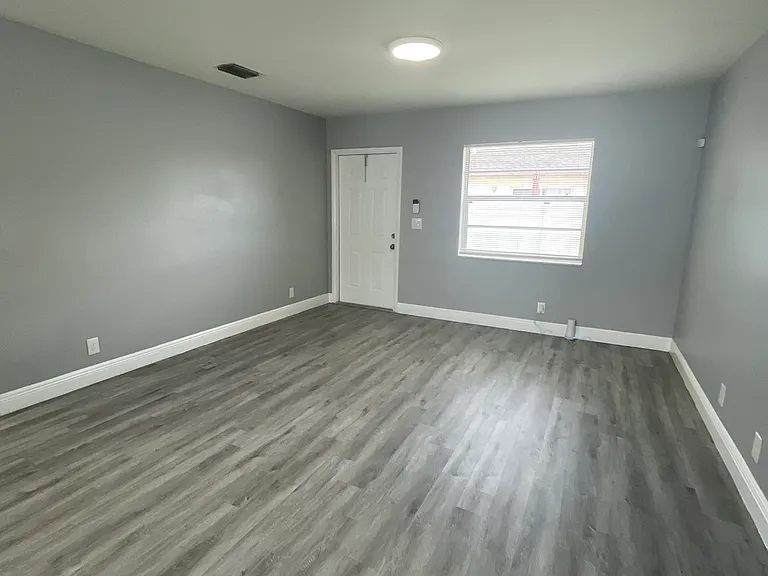 1830 Avenue S — Photo 16