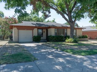 1908 Old Gate Ln, Garland, TX 75042