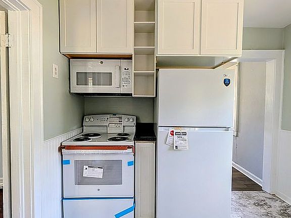 2nd image of 314 Pineview Dr