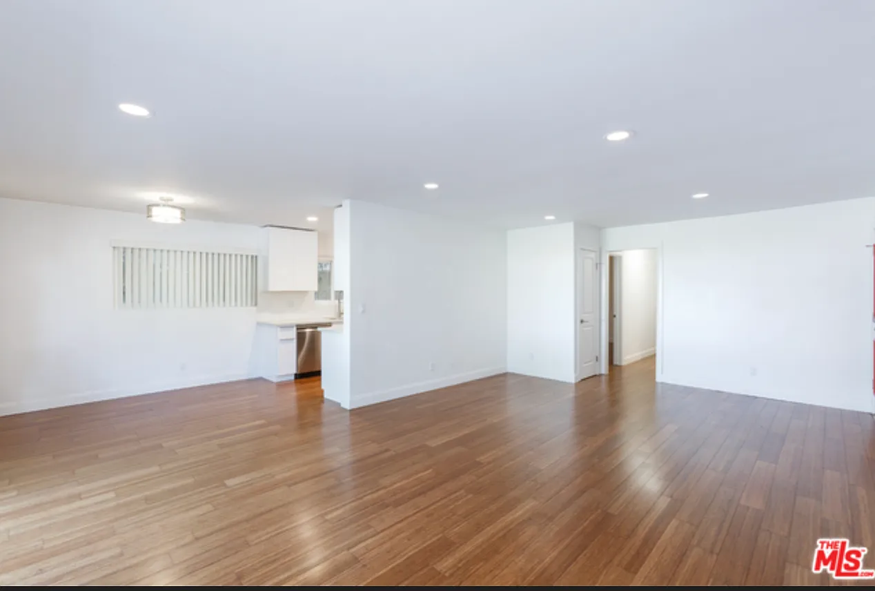2 bed, 1112 sqft, $3,900 — Photo 3