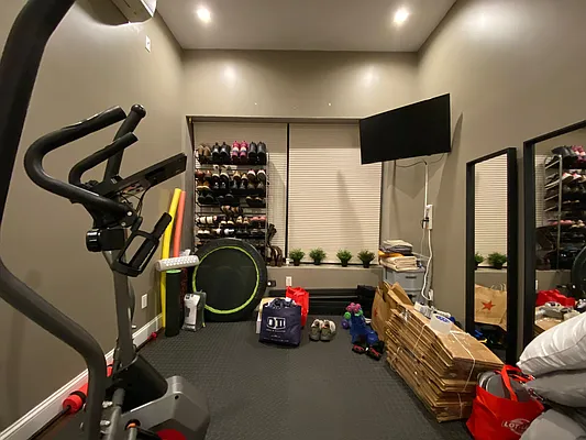 Rented by Yup Realty LLC | media 18