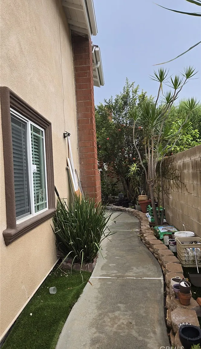 1 bed, 500 sqft, $2,500 — Photo 3