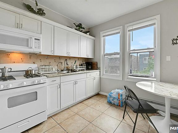 4th image of 127 66th Street