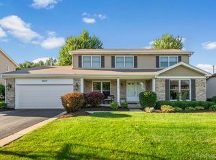647 Matthew Ln, Carol Stream, IL 60188