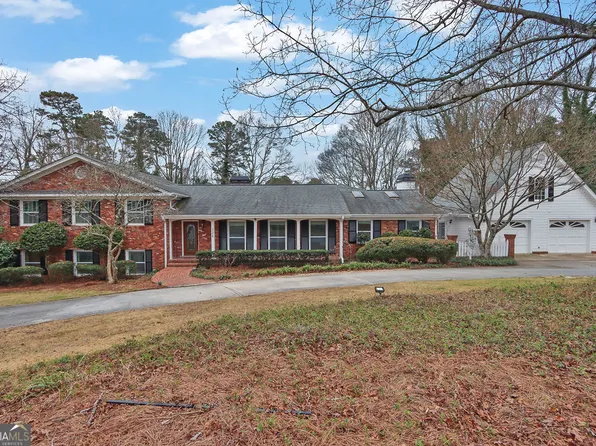 326 Fayette Dr, Winder, GA 30680