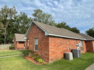 100 S Lum Ln #102, Denison, TX 75020