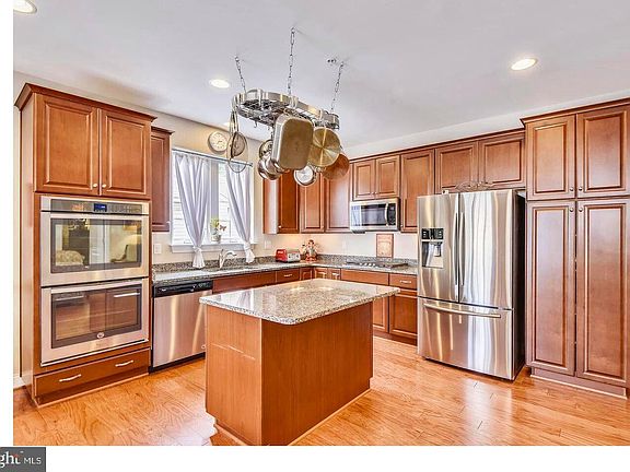 3rd image of 105 Sanderling Ct