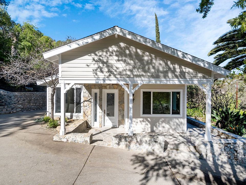 1st image of 10246 Sunland Blvd