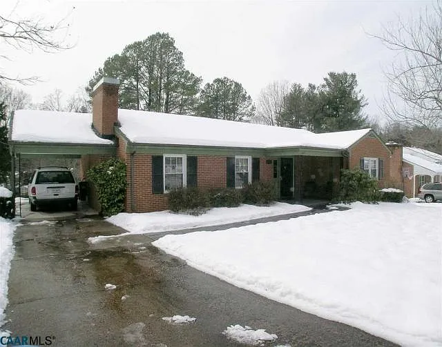 2303 Banbury St photo 1