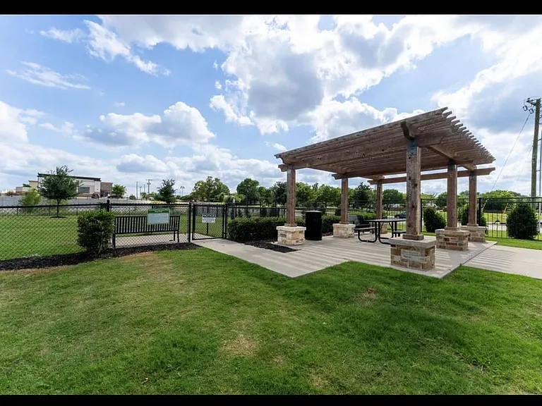 2969 Baneberry Ln — Photo 32
