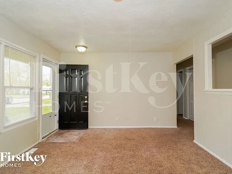 4331 Bertrand Rd — Photo 2